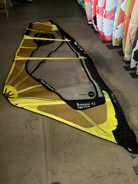 Vela Usada Banzai Pro 4.2 2018